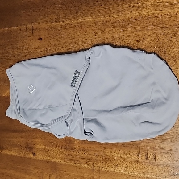 SWADDLE ME GRAY WOTH HEART SWADDLER SZ SM/MD - Picture 1 of 6